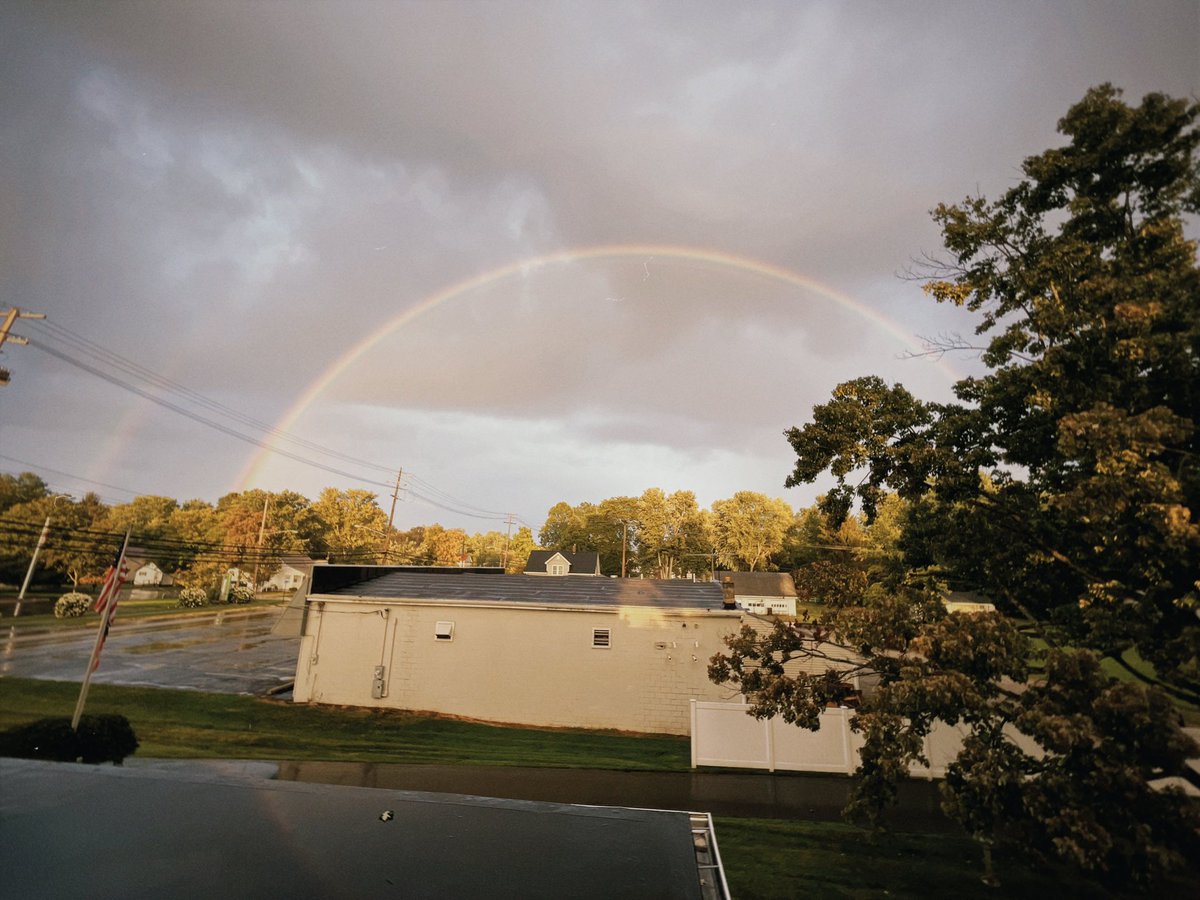 madipaine's tweet photo. @Griz you announced your releases at the same time as i was watching this sunset rainbow to ctgh 🥰☀️🌈✨ https://t.co/lnq6S8eZY3
