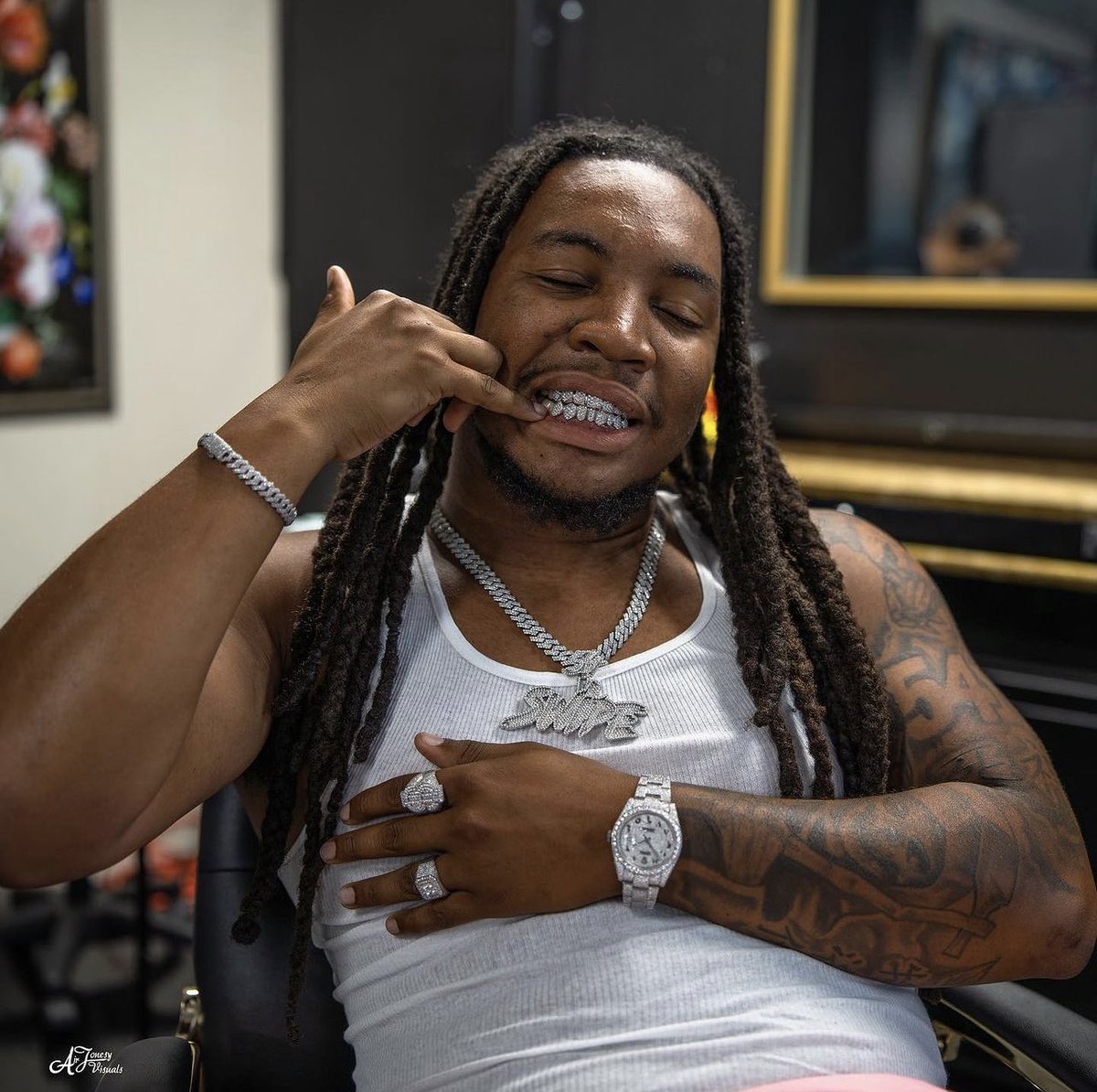 Swipe God tweet media