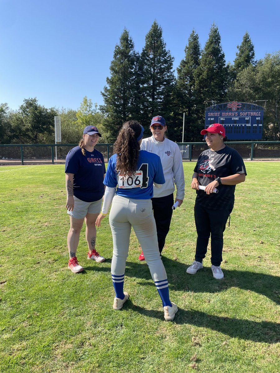 Brooke_C24's tweet photo. Learned so much and had a great time at the @GaelsSoftball camp! Thank you @montanez_22, @CoachGarnett, @CoachAngelicaT, and all the staff! https://t.co/SxS99W4zY7