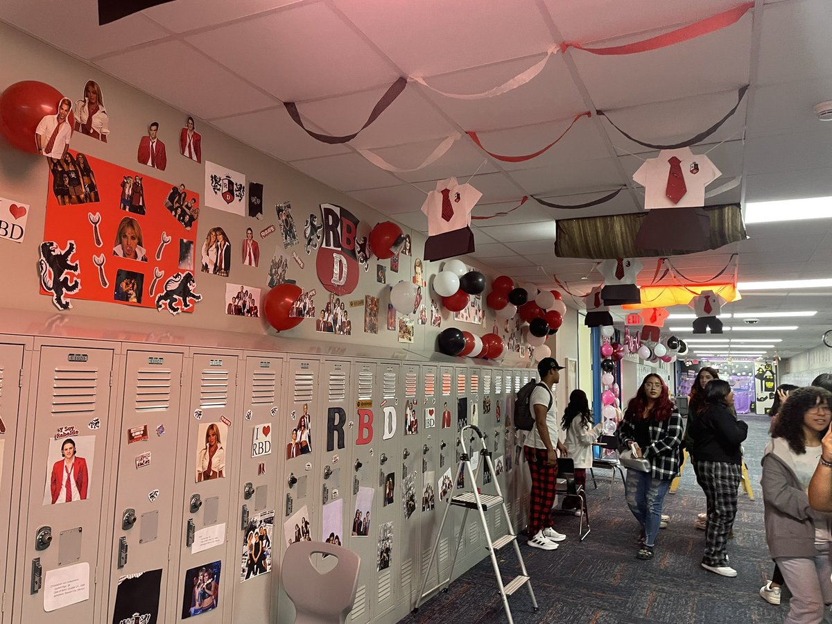 HEHS_SAFA's tweet photo. #spanishClub, #latinosunidos #HEHS, #Homecoming https://t.co/9HhbuFdICI