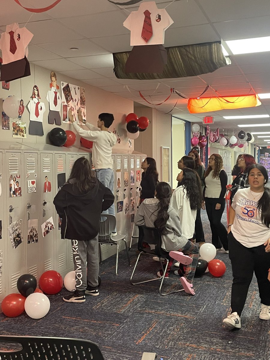 HEHS_SAFA's tweet photo. #spanishClub, #latinosunidos #HEHS, #Homecoming https://t.co/9HhbuFdICI