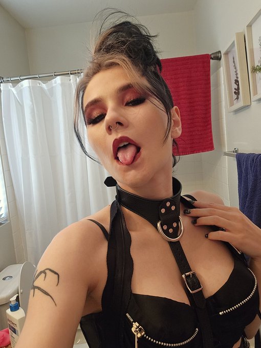 🧛🏻&zwj;♀️ @alterotic https://t.co/f6EEwZlc5E<a class="tags" href="/tag/alterotic">@alterotic</a><a href="/tag/mvsales"class="tags"><span>#mvsales</span></a>