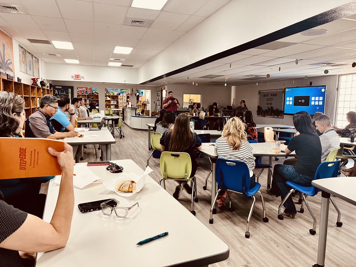 RealRobRobledo's tweet photo. #BloominMondays @EastwoodKnolls Touched on Words to Lose and Words to Use When Working with Kiddos. 

Thank You Championship Martial Arts for the Lesson and The Sweets! 🥮

#NeverNotLearning 💙💛#CarryingTheStandard 🔥🐉
#BloomingWhereWeArePlanted 🌱🪴
#OptionalAfterSchoolPD 🗓🧠 https://t.co/dPdcKzNjsv