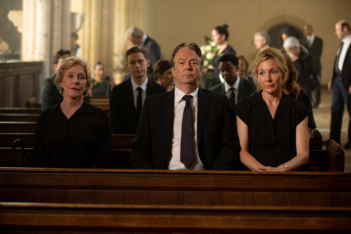 어제 웨이브(Wavve)에서 영국 드라마 [머더 인 프로방스] 보다가 잠들었는데, 엑상프로방스에 사는 연인(수사 판사와 범죄 심리학자)이 그곳에서...