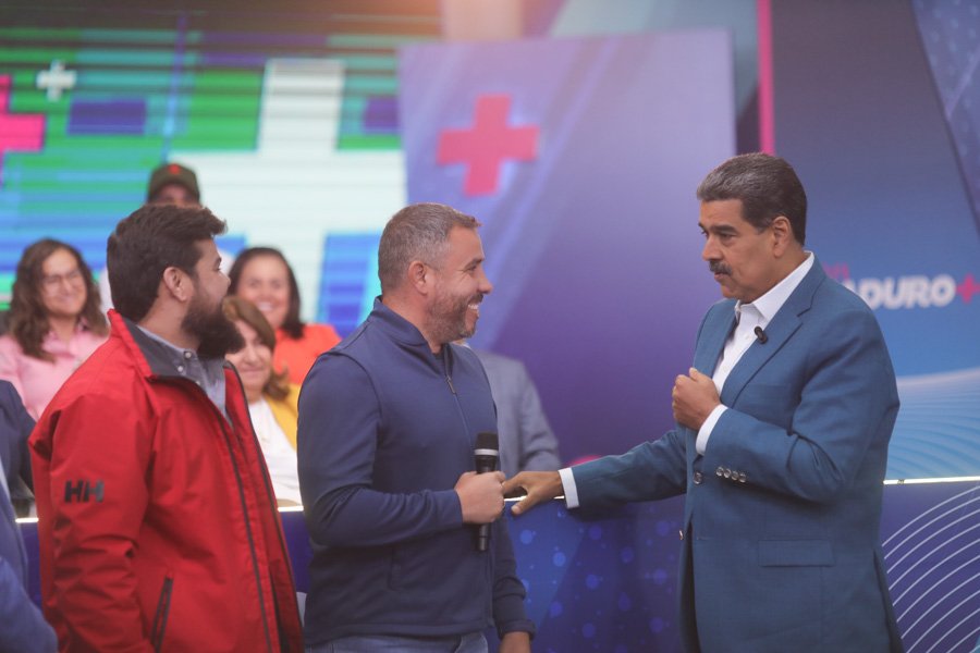 viceedutrabajo2's tweet photo. Presidente @NicolasMaduro orienta “articular la inversión y la tecnología china para que vengan a fortalecer la capacidad productiva de las tierras venezolanas, para consolidar el abastecimiento nacional y para lograr que Venezuela sea una potencia exportadora de alimentos”. https://t.co/YFMgy44ZQo