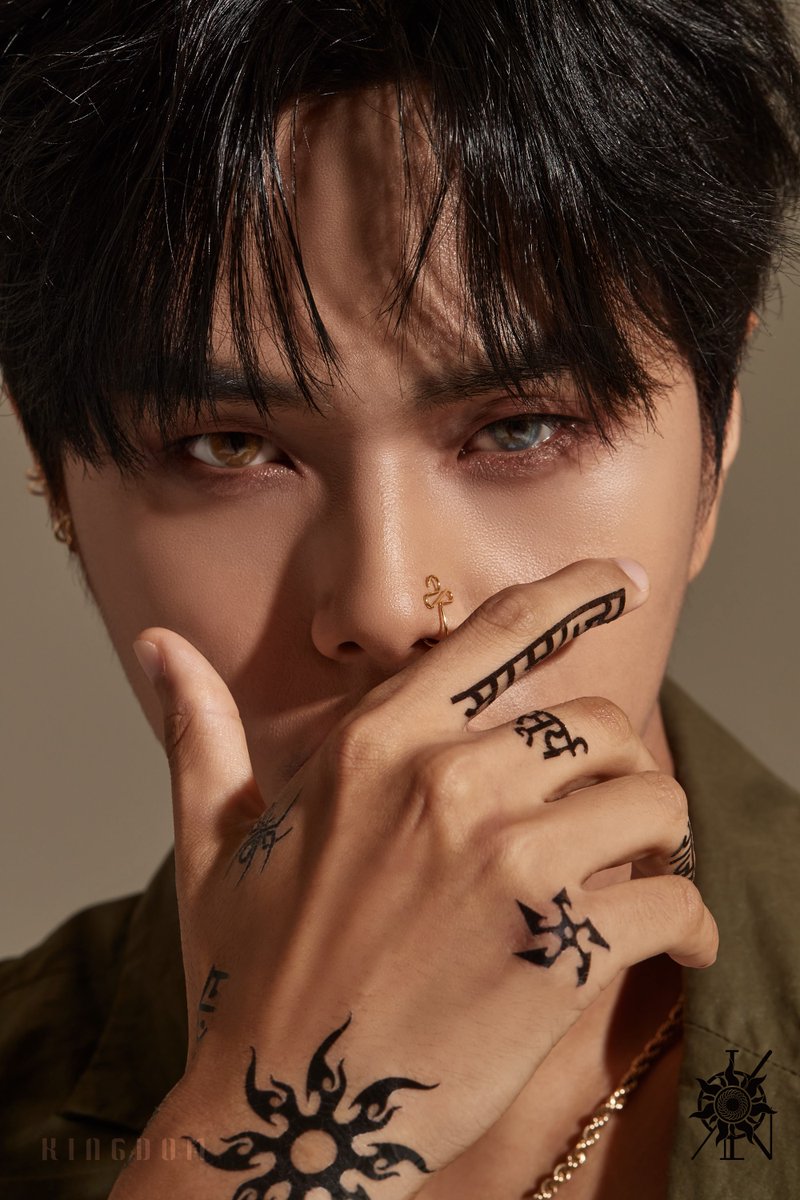 Kpop_Herald's tweet photo. .@KINGDOM_GFent is making a comeback on Oct. 18 with its 7th EP "History Of Kingdom: Part VII. JAHAN." Jahan is a member of the group. The concept of the group Kingdom is that it consists of 7 kings. #KINGDOM #HISTORYOFKINGDOM https://t.co/a0AWqDHUKm