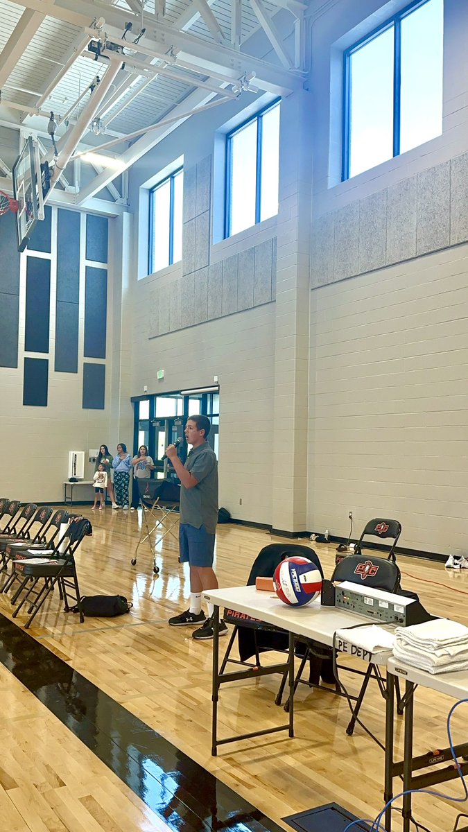 Platte Purchase Choir students are KILLING IT singing the National Anthem at <a href="/PPMSvball/">PPMSvball</a> games this season! So PROUD of 8th grader Noah, and 7th graders Greta, Mason &amp; Callie 🧡🏐