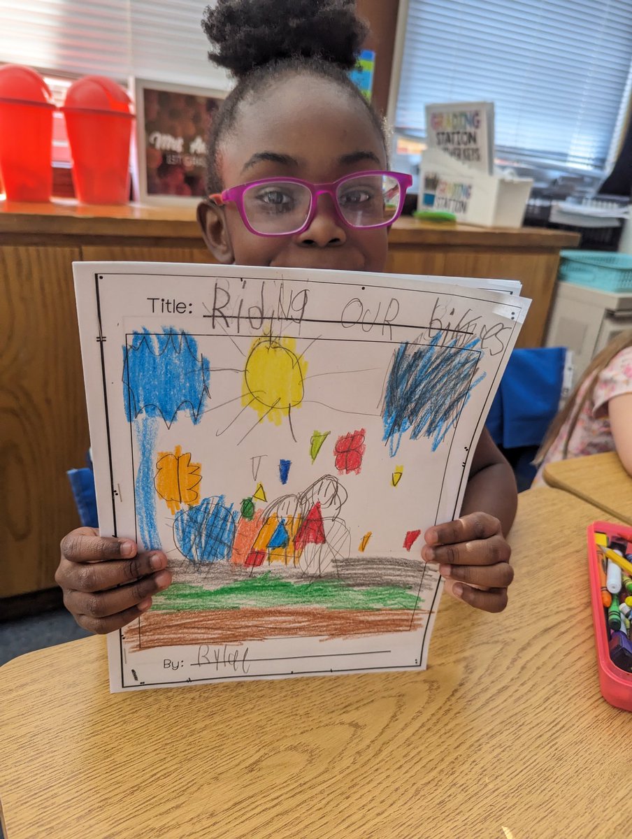 FirstiesIn5's tweet image. Working on our title and cover pictures today in Room 5. These learners are so creative and so detailed! #bestdayever #writewritewrite #literacystudio @EllinKeene @LPSFranklinElem @LIBERTYSCHOOLS