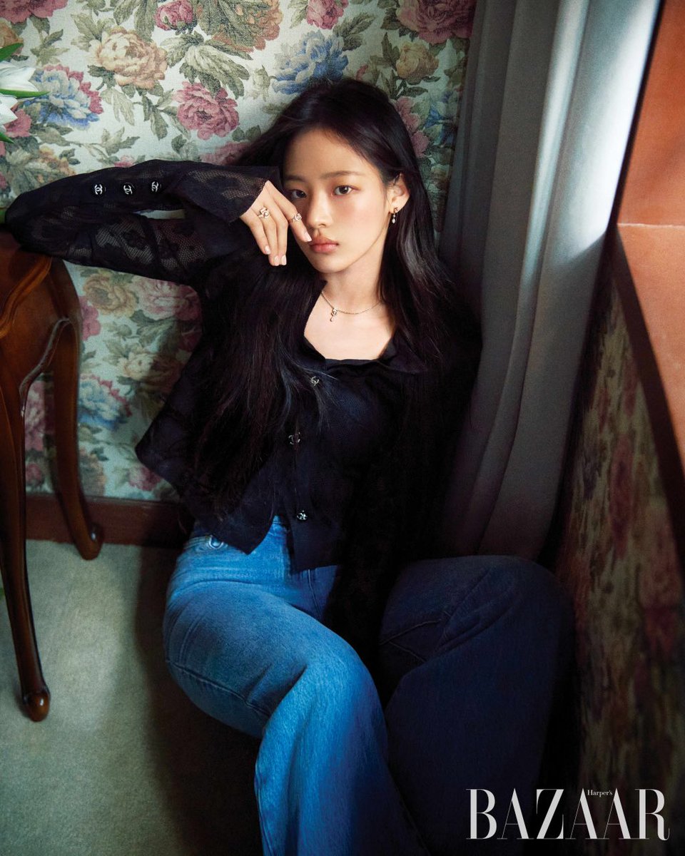 Minggom_16's tweet photo. 하퍼스바자 10월호 #민지 #MINJI https://t.co/rnBVFKtMnT