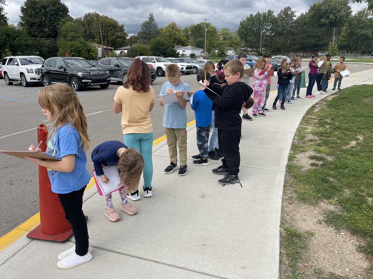 BohmSecondGrade's tweet photo. Going on a walk to collect sketches for our writing! @SyringDragons @swartz_creek https://t.co/Mufq3Mywd7
