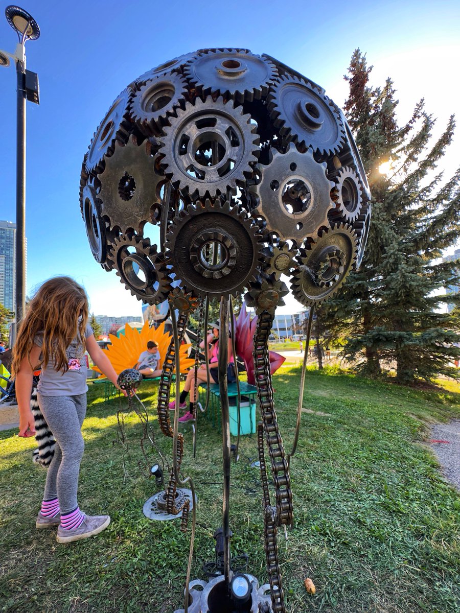 volatileRoss's tweet photo. It doesn’t have to be pink to be interesting #Beakerhead https://t.co/10X15qsGJy