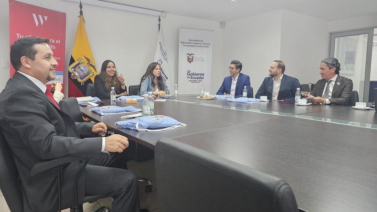 jjmm2016's tweet photo. Hoy mantuvimos una reunión con autoridades de Senescyt. Se vienen buenas noticias para la Educación en Ecuador. Google por medio de su partner en Ecuador #Wursta estará presente en #ticec2023  y #Laclo2023 con un taller para docentes sobre Google workspace  en la #UCuenca. https://t.co/4l2mWSFMov