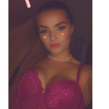 scottishbeauts's tweet photo. Connie #chav #teen #flashing #bimbo #uk #tiktokgirl https://t.co/RNz9yOShWW