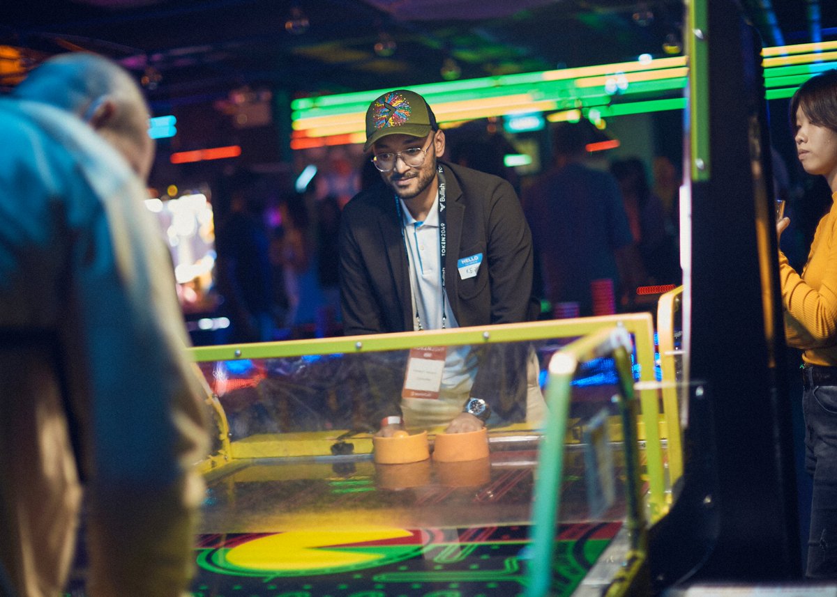 vtvlco's tweet photo. Level Up at @token2049 was a massive success! Drinks, music, games, and frens - the perfect combo. 

Huge shoutout to @BaboonVC, @bitfinex, @primalcm for helping make this event possible. And an even bigger thank you to everyone who showed up and made it unforgettable! https://t.co/RFvPVRXAHP