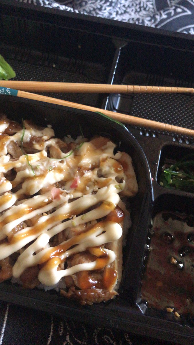 imthinkingabtit's tweet photo. im so full but this is literally the best part https://t.co/PT7koox5Q2