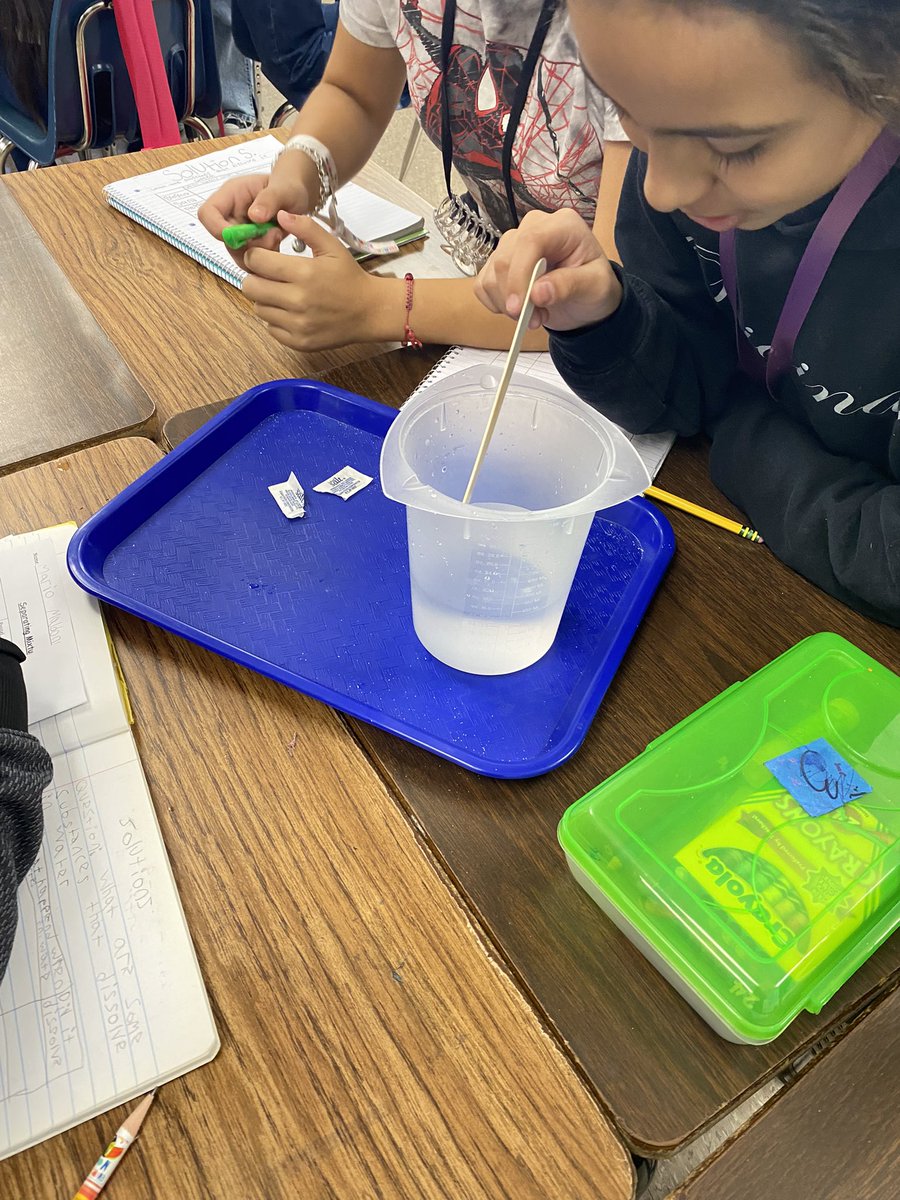 ddp4jc's tweet image. Students are identifying solubility by name ingredient as soluble or insoluble in @cesarjaramillop class. Stay in the work and keep it up! @GoodmanES_AISD #ScienceRising #MyAldine #inthework