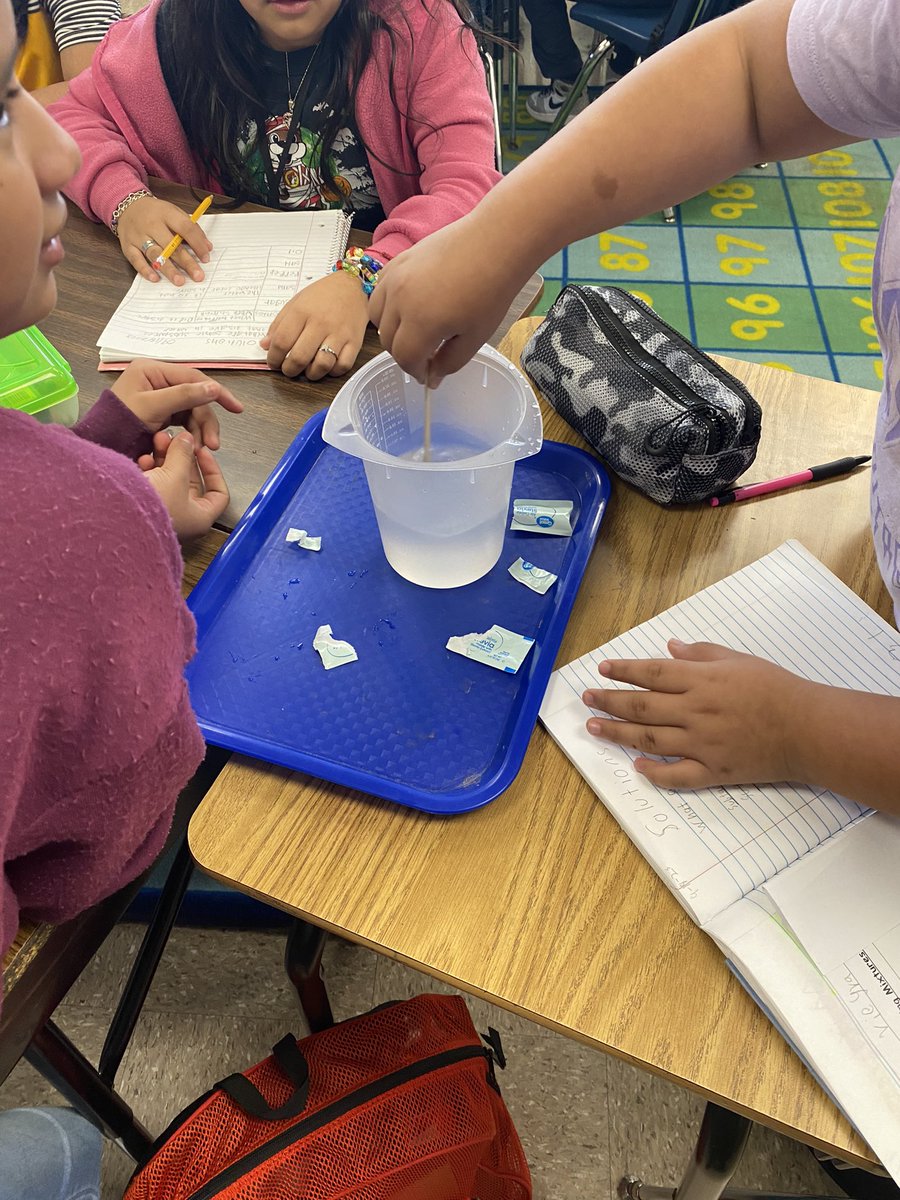 ddp4jc's tweet image. Students are identifying solubility by name ingredient as soluble or insoluble in @cesarjaramillop class. Stay in the work and keep it up! @GoodmanES_AISD #ScienceRising #MyAldine #inthework