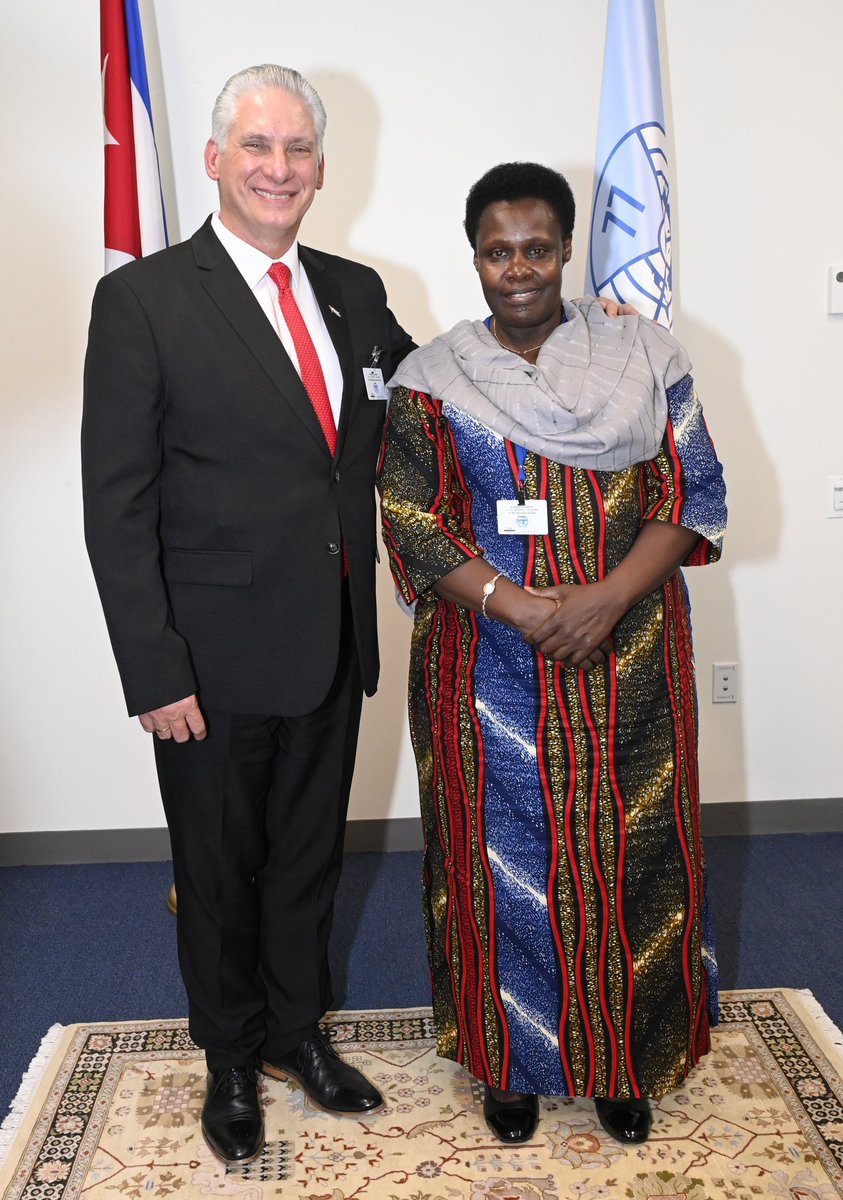 En el marco de #UNGA78, sostuve encuentro con @jessica_alupo, vicepresidenta de Uganda, país al que nos unen históricos lazos de hermandad y solidaridad. Confirmamos la voluntad de seguir fortaleciendo las relaciones bilaterales a partir de potencialidades identificadas.