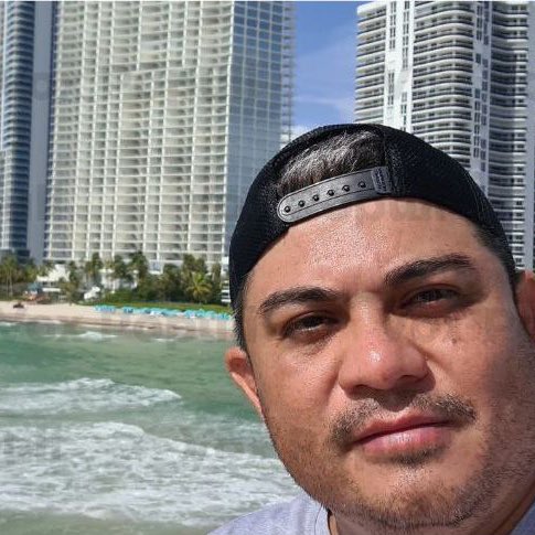 Sonny_Figueroa's tweet photo. NUEVA INVESTIGACIÓN

Con la llegada de #MiguelMartínez al poder, su hermana y cuñado, Claudia Ivonne Martínez y Sergio Guillermo Girón empezaron una vida de lujos.

Ahora viven en el #CondominioBellaVista, viajan por el mundo y comparten con artistas.

▶️ https://t.co/xKJFagQ6DU https://t.co/MFVaHQanwl