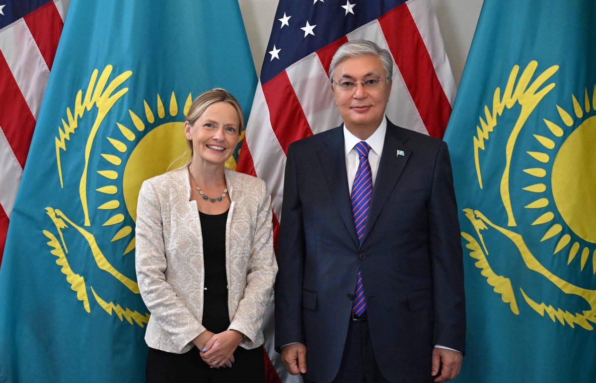 Kassym-Jomart Tokayev met with Susan Pointer, Vice President of @amazon akorda.kz/en/kassym-joma…