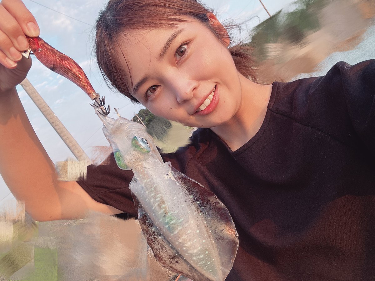 runa_hisano's tweet photo. 今シーズン初アオリ🦑は夕マズメにあに丸キリン🦒に変えた直後でした🙌
#エギング #ルナヒサノ #あに丸 #長州釣査隊 #エギング楽しい https://t.co/oXJgSKNaiY