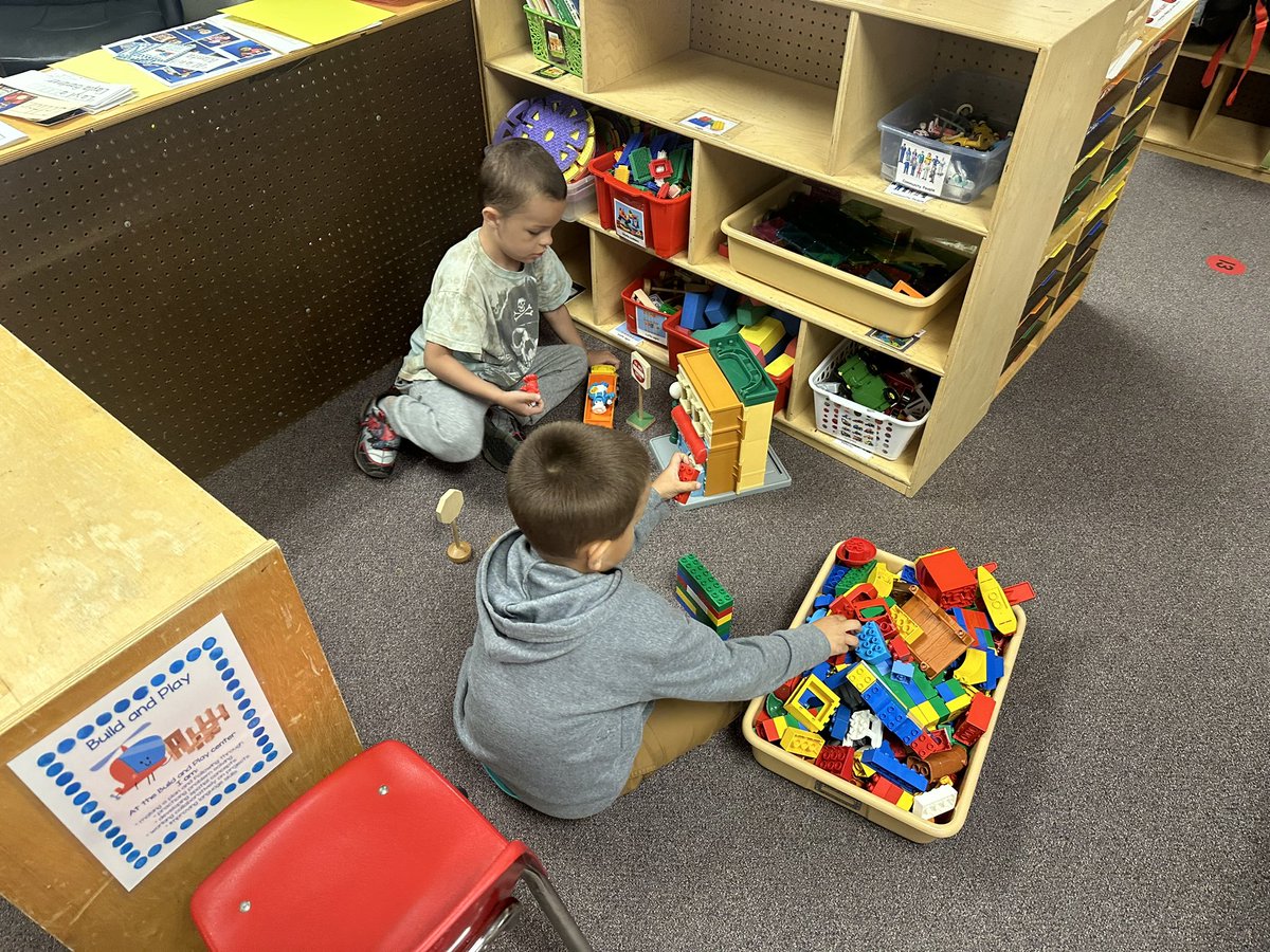 KJohnsonECSE's tweet photo. Great things are happening @PatuxentAppeal! PreK students are learning colors, letters, shapes, social skills, and more through play during developmental centers. #ECSquad https://t.co/MnhLM7y1uc