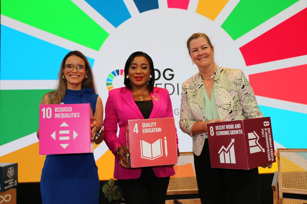 🇺🇳 Missed #SDGLive today on accessing quality education for all refugees with global advocate for refugee education @AdrianaElizaF & @Refugees Deputy High Commissioner @KellyTClements 

📺 You can watch it here media.un.org/en/asset/k1m/k… @TheGlobalGoals