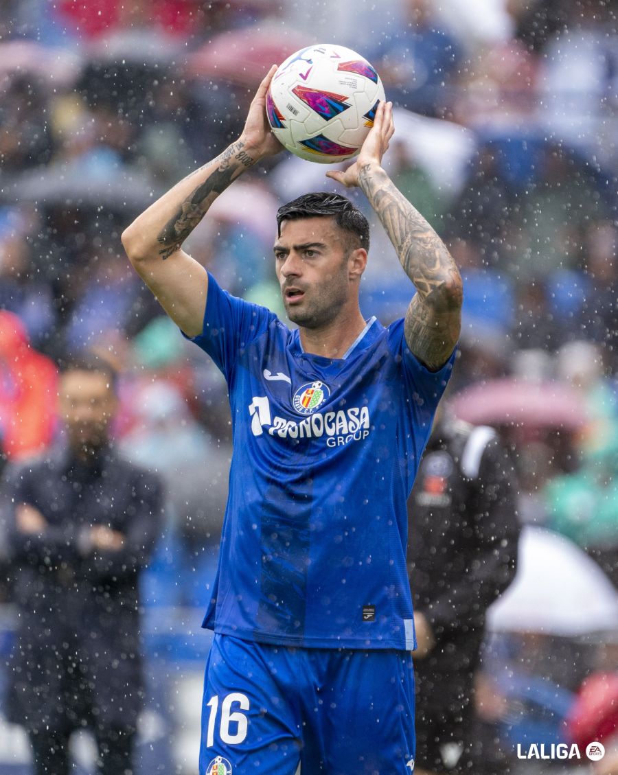 Sp_Getafe's tweet photo. 🎙🔵 Diego Rico: "Tres puntos en casa muy importantes. Supimos aprovechar las ocasiones y contento con el debut en casa. La afición se hace notar, sobretodo en los momentos difíciles. Esto no acaba aquí, hay que seguir trabajando para el siguiente partido". https://t.co/UGjMXNNWzD