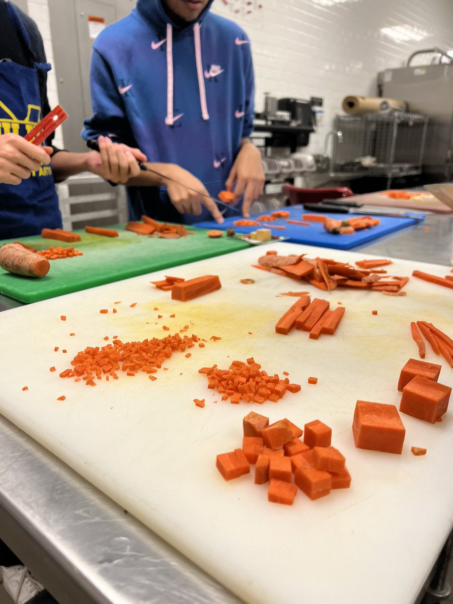 buffdiner2017 (@culinarymilby) on Twitter photo Our #chef #students <a href="/CulinaryMilby/">buffdiner2017</a> are honing their knife skills to get ready to open the #restaurant #Buffalodiner next week. Our #chef #students <a href="/CulinaryMilby/">buffdiner2017</a> are honing their knife skills to get ready to open the #restaurant #Buffalodiner next week.