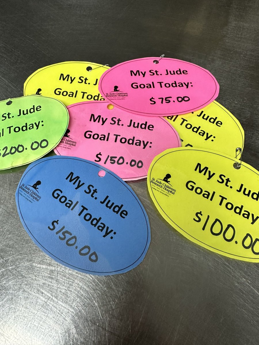 DeannaOrlando's tweet photo. I got to play restaurant with @travishorne23 and team Upland today. I saw some great results around AVT, kitchen sync practices and some very engaged TMs around #StJude. Check out their pins they wear to raise money. #Chilislove #BCWC https://t.co/FJgNcl9r80