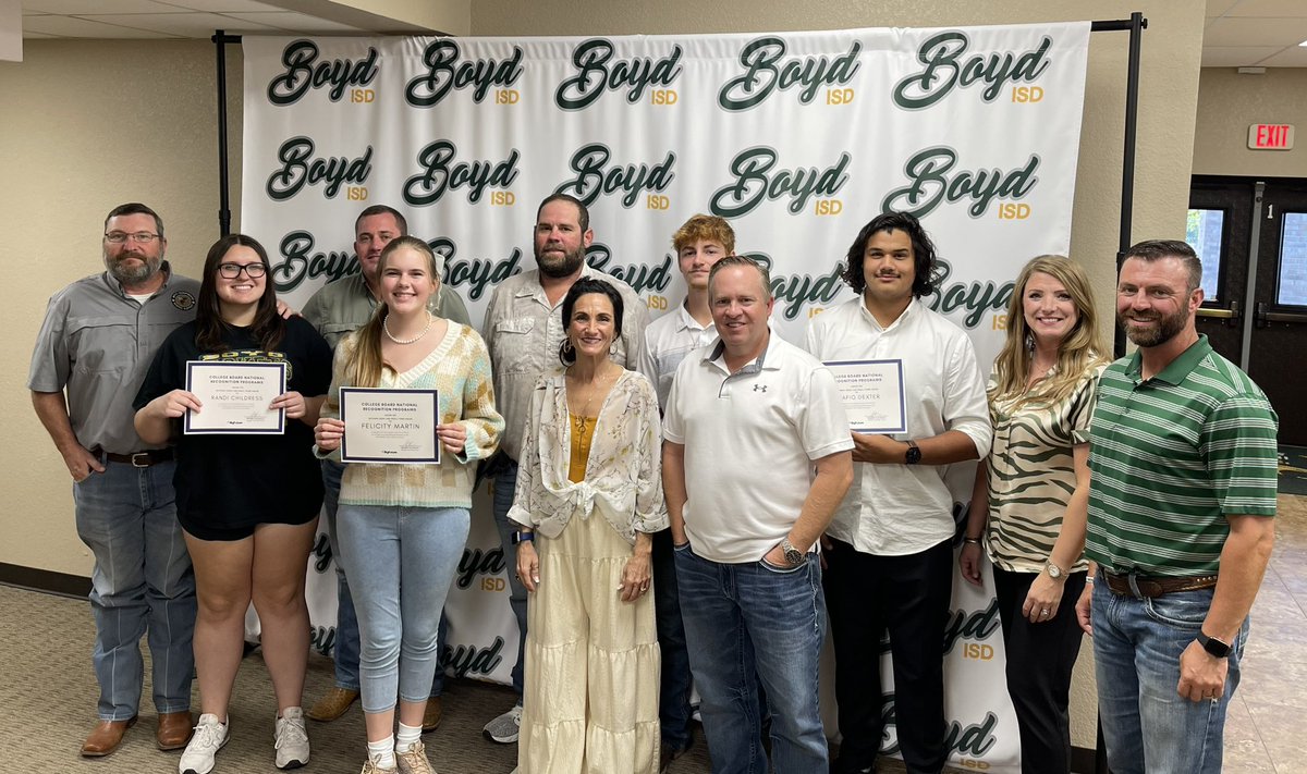 🐝 E. Rogers, F. Martin, K. Alexander, R. Childress, and S. Dexter received the National Rural and Small Town Award, because of their GPA of 3.5 or higher and outstanding performance on the PSAT/NMSQT, PSAT 10, and/or AP Exams. 

👏🏼 Way to go, Jackets! We are so proud of you!