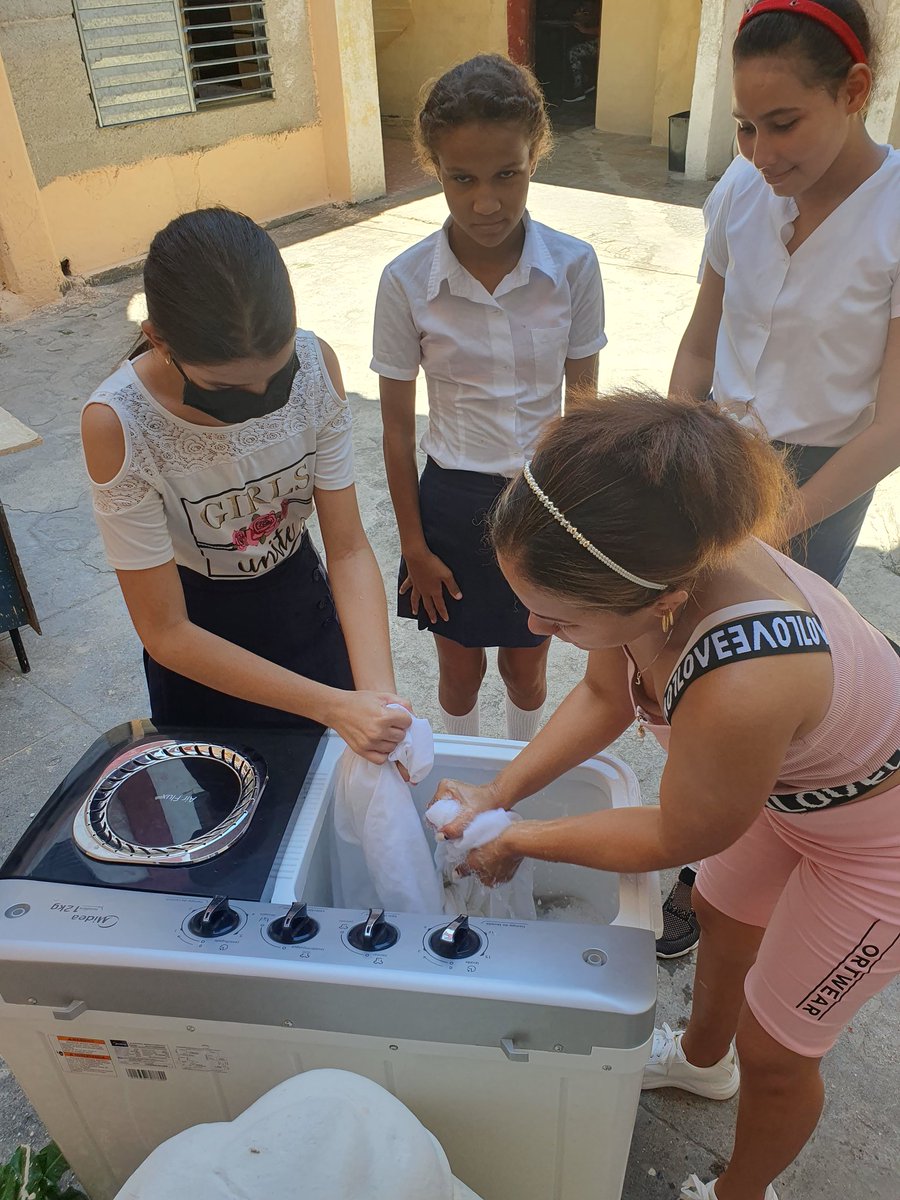 EspFanciscoV's tweet photo. La formación laboral en el 4to ciclo es una prioridad para la #educaciónespecial en #EducaciónManzanillo https://t.co/m5KBSczdVc