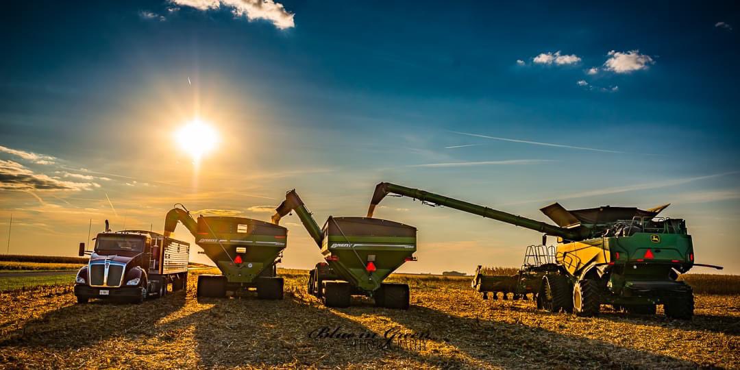 #Harvest23 is a go <a href="/JohnDeere/">John Deere USA</a> <a href="/KenworthTruckCo/">Kenworth Truck Co.</a>