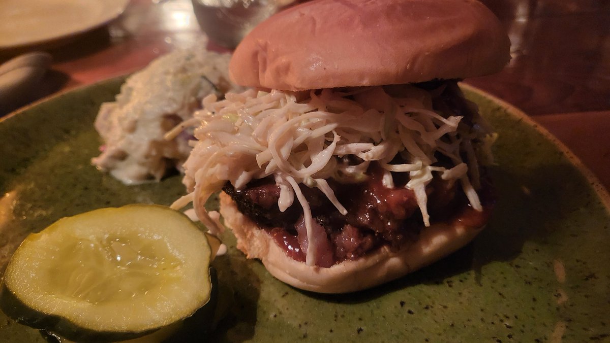 IrishEyesPhoto1's tweet photo. Very good Beef Brisket sandwich tonight #hunterskitchen @MarcHurBoston @DavidJLieb @PhantomGourmet @WickedBitesTV @DiningPlaybook @OnlyInBOS @BostonAttitude https://t.co/iAKQarYgjD