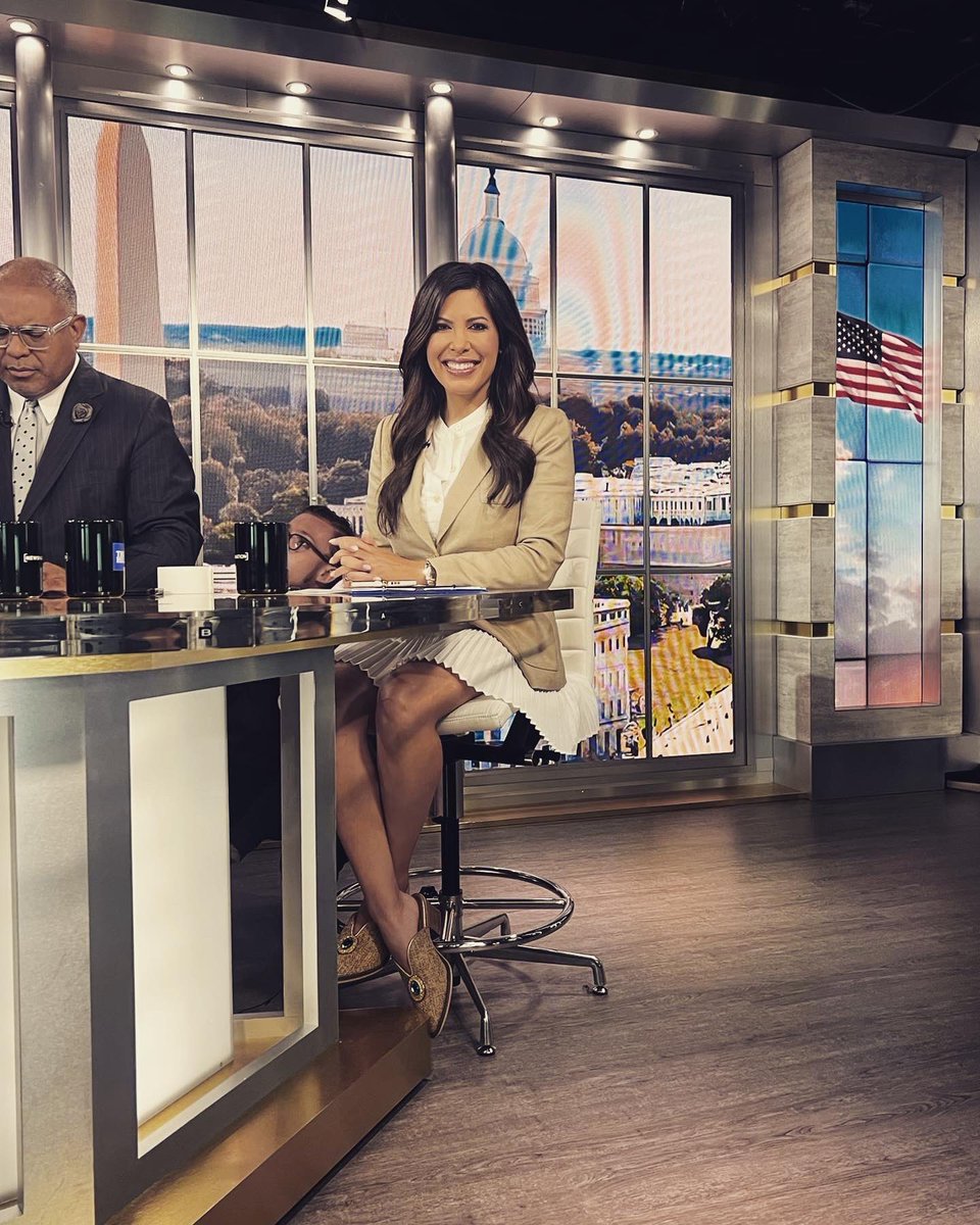 DeniseGitsham's tweet photo. Another fantastic day with all my favorites on The Hill on @NewsNation ❤️🇺🇸❤️ https://t.co/w6vk9FvCsT