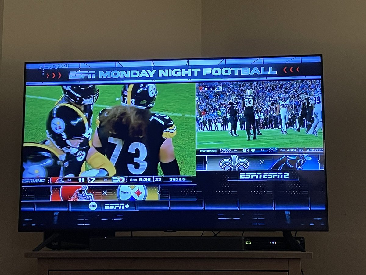 JohnCTuttle1's tweet photo. Hey #MNF I’d like to watch the browns/Steelers game full screen please. Two games on at once is super distracting. https://t.co/4WLapAx8EI