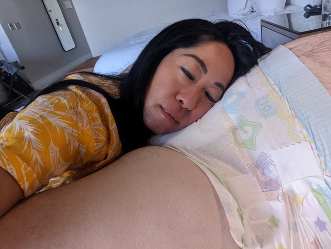 Diaperperv (NOT A Domme/mommy)’s pics and videos