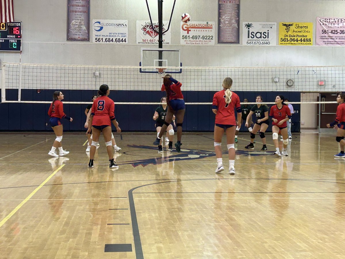 Another great night at the Falcons Nest. Our ladies were victorious again.  What a great day.  And it was great to have our band performing tonight as well.  I also love that I get to introduce the team.   <a href="/MichaelAronson2/">Michael Aronson</a> <a href="/FHH_FalconFury/">FHCHS</a>