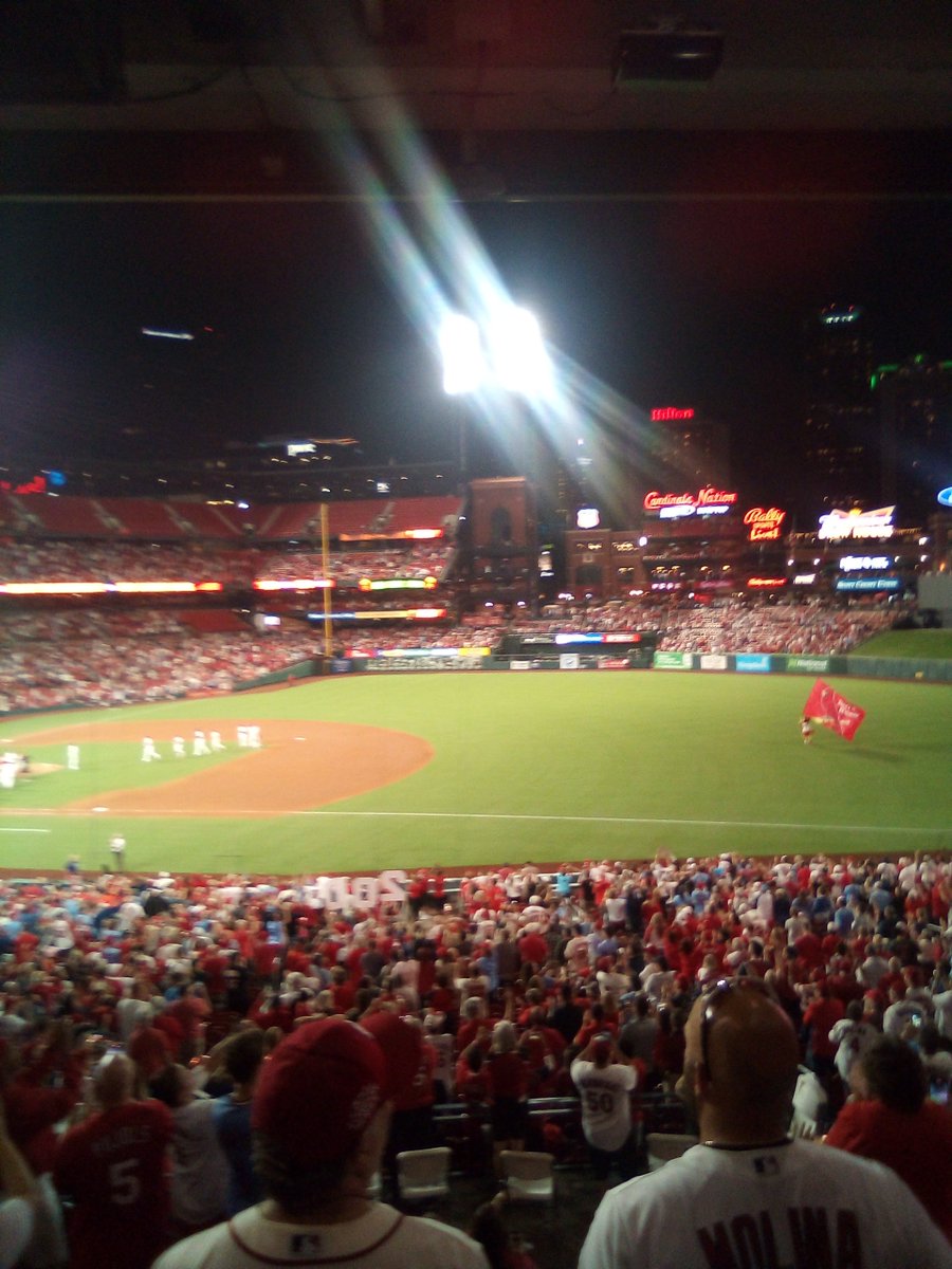 carebearcards's tweet photo. @UncleCharlie50 has 200 WINS ! SEEN IT LIVE ! WINNER WINNER CHICKEN DINNER !!!. THAT'S A WINNER !!!! @Cardinals WIN !!!! CARDINALS WIN !!!! #GoCards #CardinalNation #GetUpBaby #Waino #STLCards https://t.co/MyVIng7cBE
