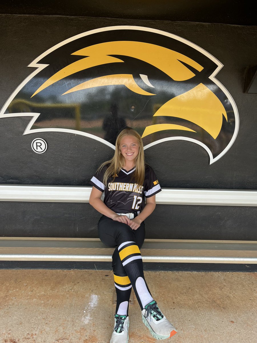 JuliaGlasgow2's tweet photo. So thankful to announce that I will be continuing my education and softball career @SouthernMissSB. Thank you to all the people that have helped me get here and a special thank you to my parents. Can’t wait to be an eagle!! #SMTTT 💛🖤 @IGNational2025 @GHSMAVSsoftball https://t.co/77EPqYg9jt