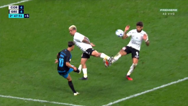 SemClubismo_FC's tweet photo. COMO ASSIM NÃO DERAM PENALTI NESSE LANCE? https://t.co/4tiKp3cuUt
