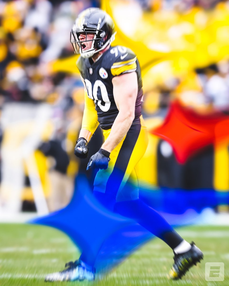 SportsCenter's tweet image. T.J. WATT BECOMES THE STEELERS ALL-TIME SACK LEADER 🔥 

He passes James Harrison for the most in franchise history 🤝