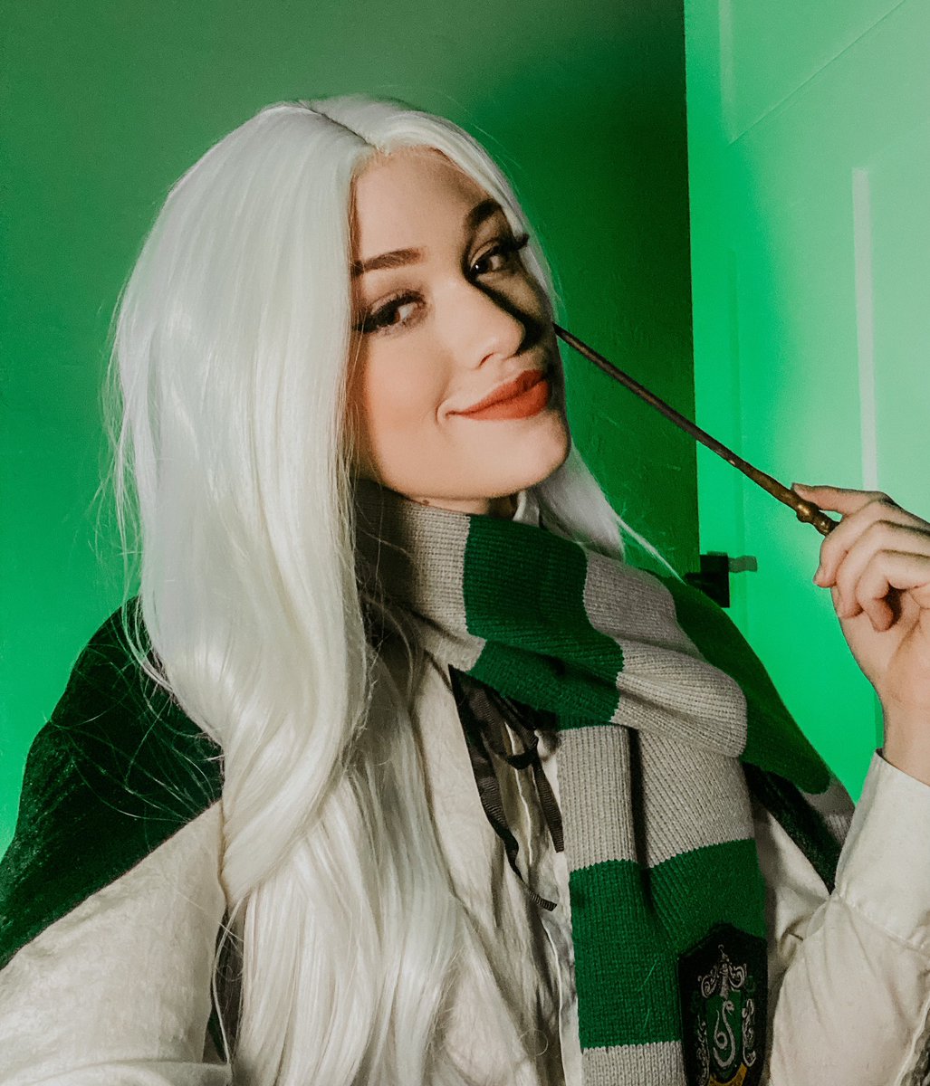 willowvvitch's tweet photo. @MoodySenpaii ✨Advertise your account with one cosplay ✨ 

lol I’m trying not to post the same pics over and over again, sorry y’all! https://t.co/AWsEIpPXXy