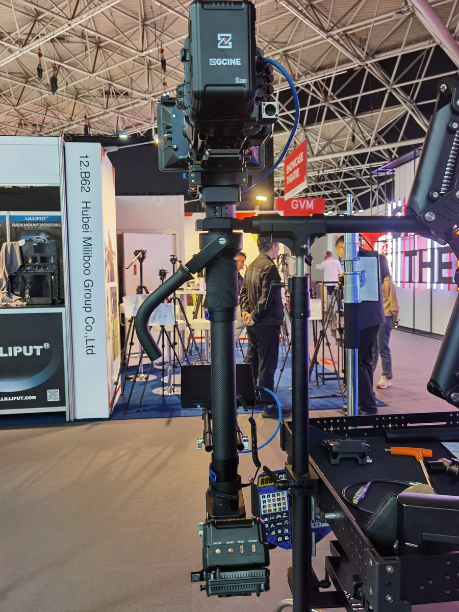 ZGCINE_Global's tweet photo. ๐๐Thanks to @dfdigitalfoto for sharing the ZGCINE Product photos at the IBC Show, Rock Steadicam๐ฌ๐ฅ
#zgcine #zgcinevmount #zgcinebattery #vmountbattery #vmountbatteries #filmmaker #filmmaking #videography #filmproduction #ibc2023 #ibcshow #steadicam #steadicamoperator https://t.co/RZ9M9iu2Ju