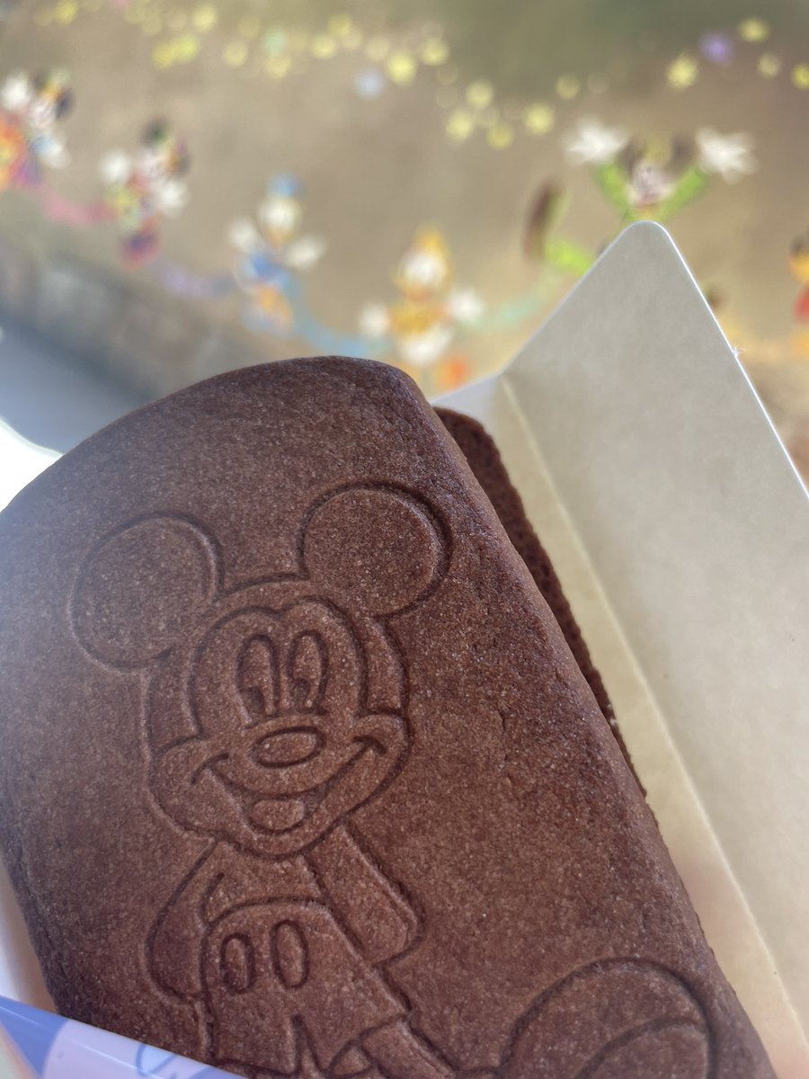 mion30__'s tweet photo. 今日は��分転換にディズニーシーに来ました‼︎
ディーコスいつかできたらいいなー
見るのだけでウキウキです‼︎ https://t.co/EC4jNQ19mr