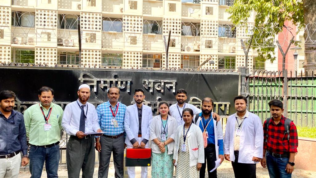 anas_president's tweet photo. All over India CHO ka Cadre CHO bane,Designation CHO bane,New Strong Guidelines banai jaye aur CHO k liye 5200 Grade Pay ka prastao Prime Minister of India,Vice Chairperson of NITI AYOG,Ministry Of AYUSH, Indian Nursing Council, Health Minister of India, Additional Secretary Mission Director (MoHFW) & Director (MoHFW) ko de dia gaya hai. Sathiyo AIACHO ka ye qadam asan nahi hai but impossible bhi nahi hai. CHO ko self respect dilwane k liye AIACHO CHO job ko respected job banana chahta hai. Aap sabhi ka sath raha unity rahi to hume zarur success milegi. Fir CHO ka sabhi cadres Samman karenge aur CHO ek samman janak post banegi. Jiska desh k sabhi CHO intezaar kar rahe hain. Dhanyawad 🙏