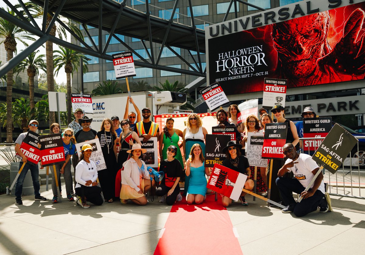 Everyone was a winner at our Red Carpet Picket! Especially recipients of #redcarpetready facial from @RickiCriswell Skincare and tux package from @GregorysTuxShop. Huge thanks to those generous sponsors, @cookiegoodla for the tasty treats, @BrittWoodsy for fab photos! #WGAStrike