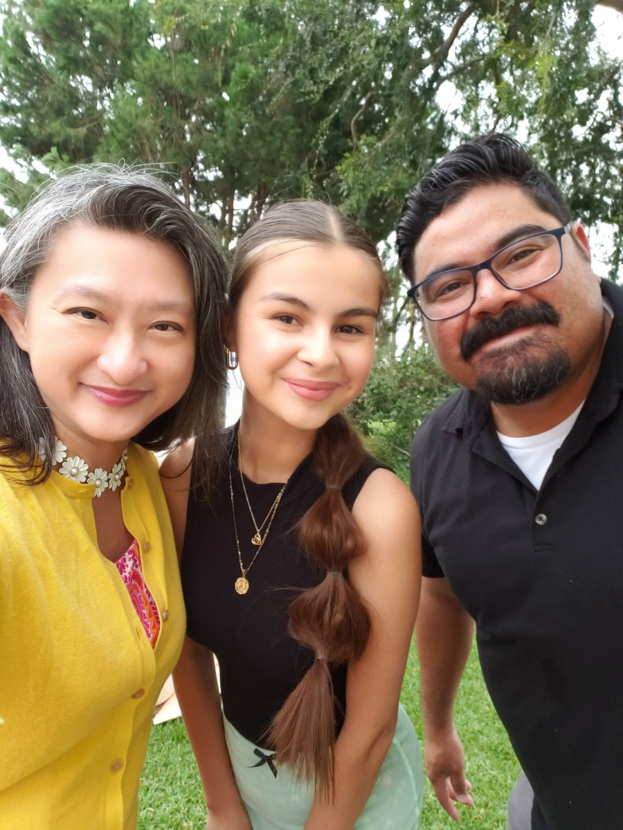 Yesterday the College of Communications Dean Sha and <a href="/LCI/">LCI</a> Faculty advisor, Ricardo Valencia attended the fundraiser ¡Somos Titans! where they met LCI alumni! In the coming weeks, LCI will unveil a series of initiative to connect LCI alumni and our current students.