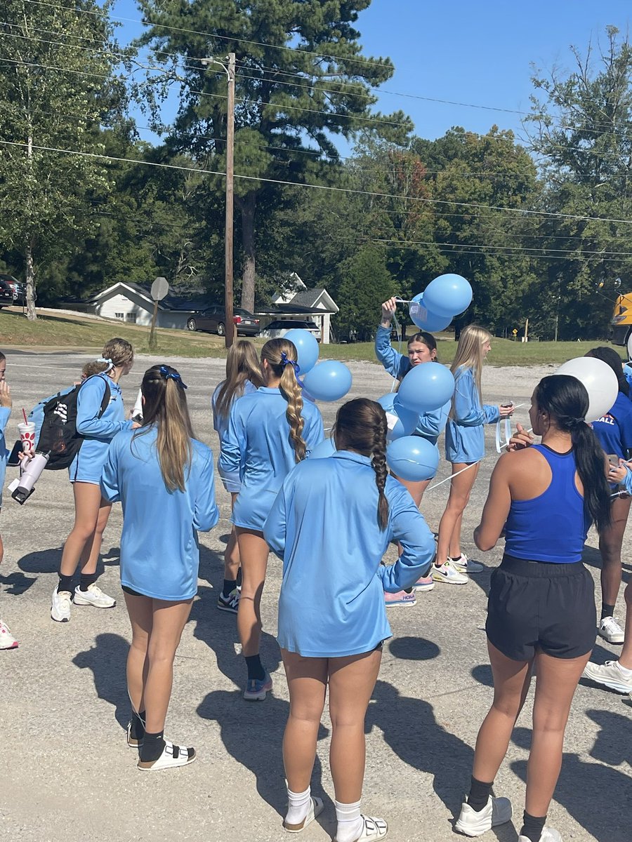 SaltilloVolley1's tweet photo. Tough loss on the road tonight, but what an amazing group of young ladies and the effort was tremendous! Not many teams would choose to do what you all have done the last few days!!!! Big Thanks to Tishomingo County for your support and care and we felt it!!! Thanks from us!!!! https://t.co/eoztjFlZps