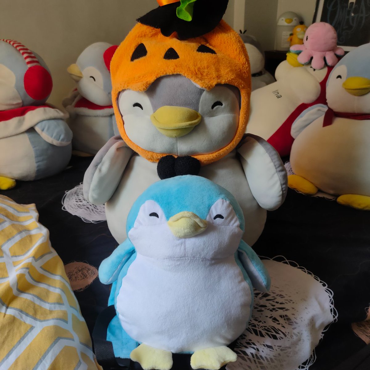 ChubbyPingu's tweet photo. It was my Mama Pingu's birthday last Sunday but I was the one who received a gift. Swipe left! 🤭🐧❤️ off to buy some snacks 🤔 #penguins #chubbypingu #cute #cutepenguin #pingu #fat #penguinplushie #penguinplush #penguin #plushie https://t.co/MXpeuiGnlC